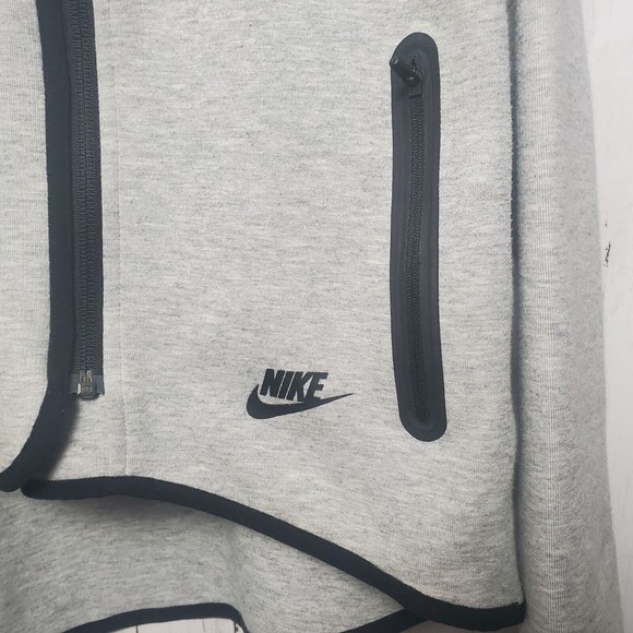Nike Tech Cape Hoodie Sweatshirt Womens Size Small Gray Full Zip Up 545693-063 - Picture 4 of 10